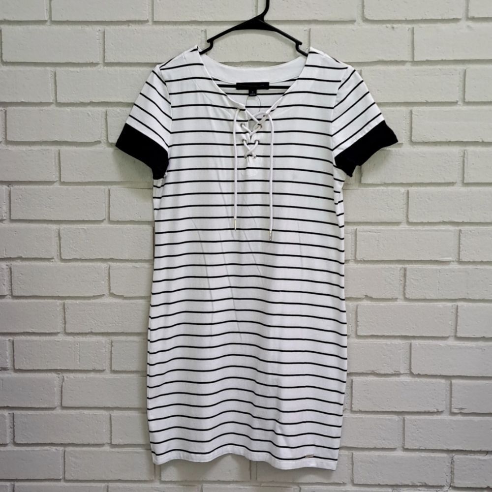 Tommy Hilfiger Striped Tie Front Dress. Size Medium NWOT - Picture 1 of 7